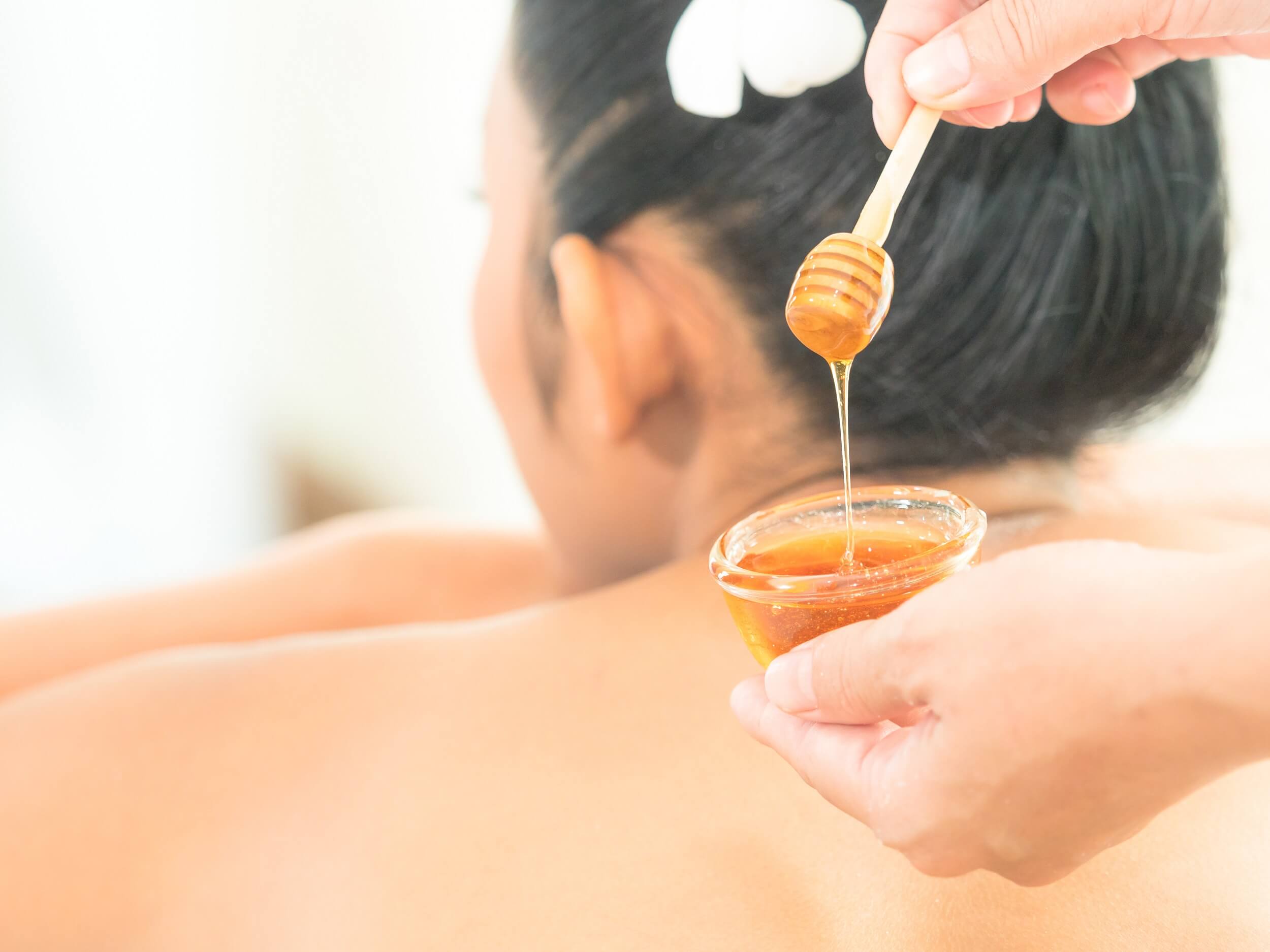 Thai massage and spa with honey for relaxation